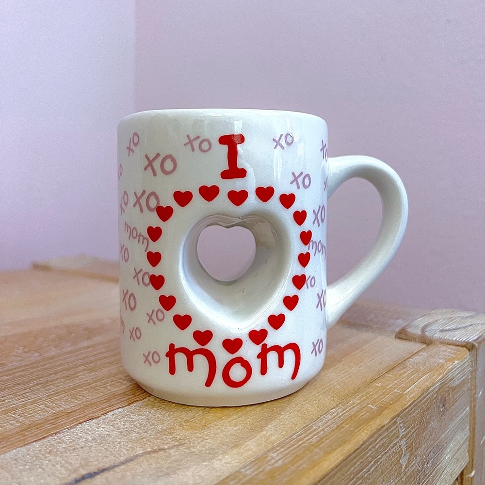 “I Love Mom” Heart Cut-Out Mug